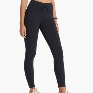 Vuori black daily legging 25”